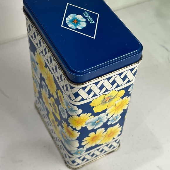 Vintage | Kitchen | Vintage Equal Nutrasweet Sweetener Tin Blue Yellow ...